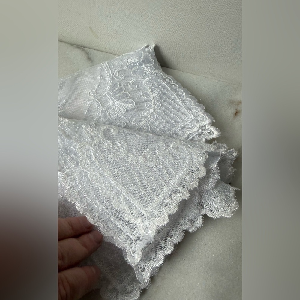 Charles & Allen Louisa Vintage Style Lace Table 4 place mats - White - Picture 5 of 9